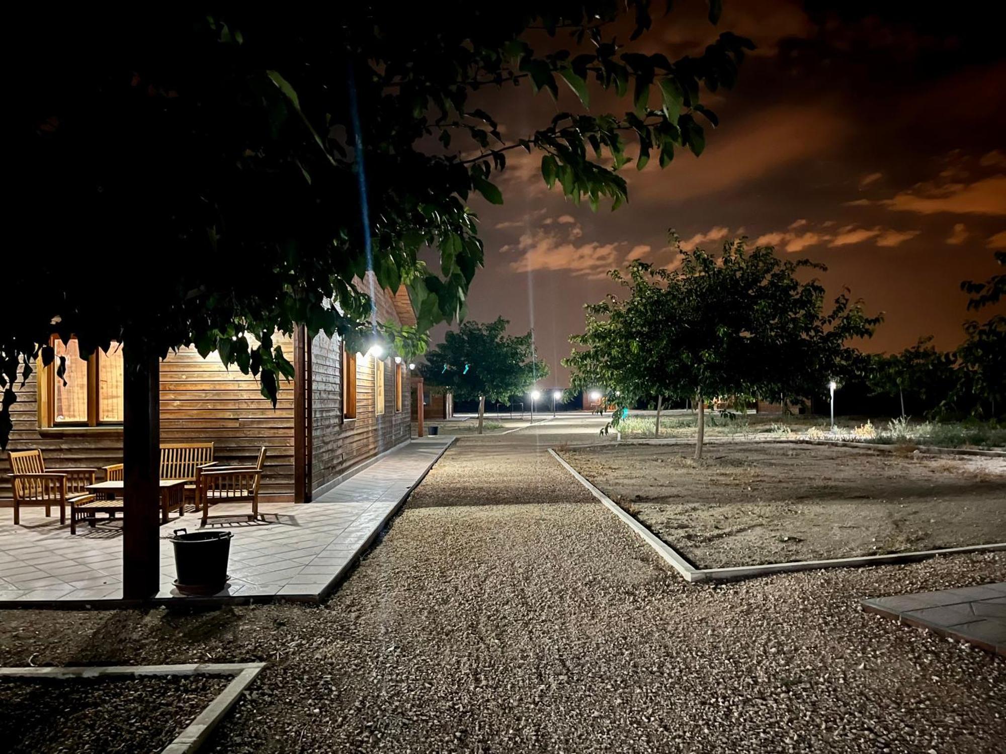 Granja Escuela Con Bungalows San Martín de la Vega Exterior foto
